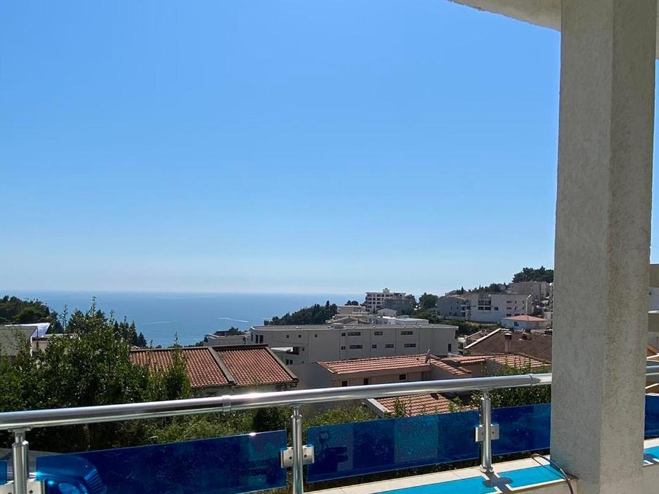 Apartmani Dini Ulcinj Exterior photo