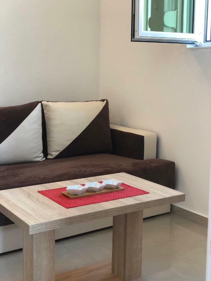 Apartmani Dini Ulcinj Exterior photo