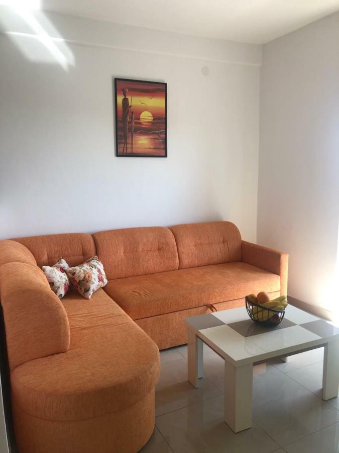 Apartmani Dini Ulcinj Exterior photo