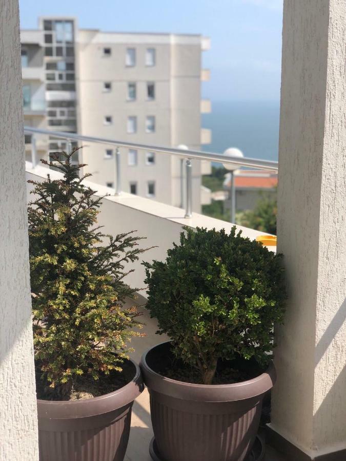 Apartmani Dini Ulcinj Exterior photo