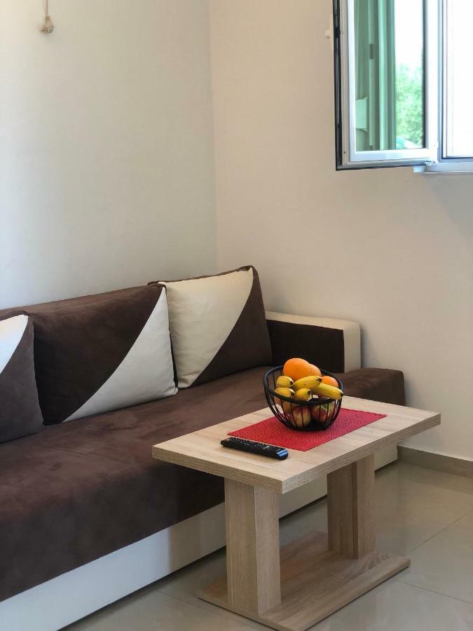 Apartmani Dini Ulcinj Exterior photo