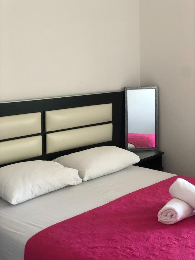 Apartmani Dini Ulcinj Exterior photo