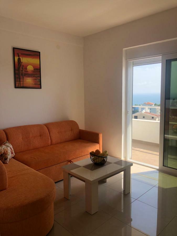 Apartmani Dini Ulcinj Exterior photo