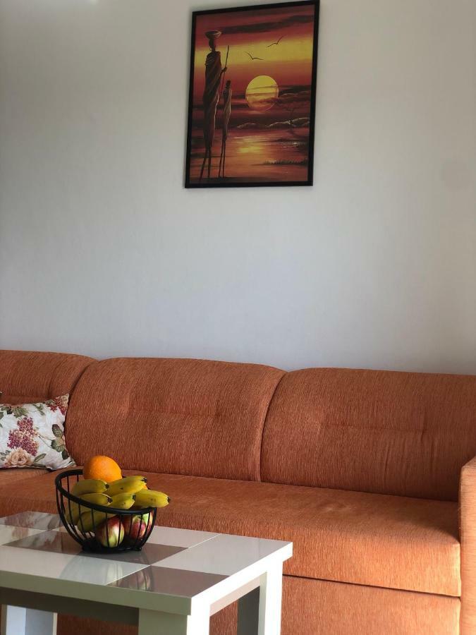 Apartmani Dini Ulcinj Exterior photo