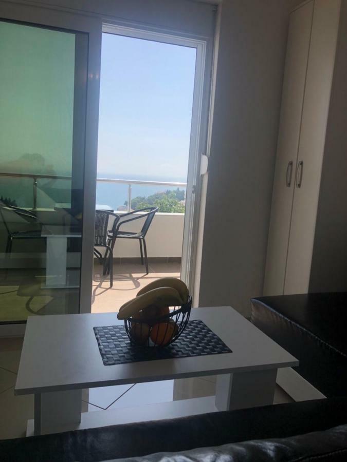 Apartmani Dini Ulcinj Exterior photo