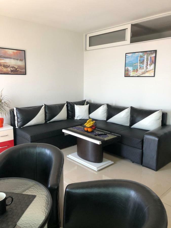 Apartmani Dini Ulcinj Exterior photo