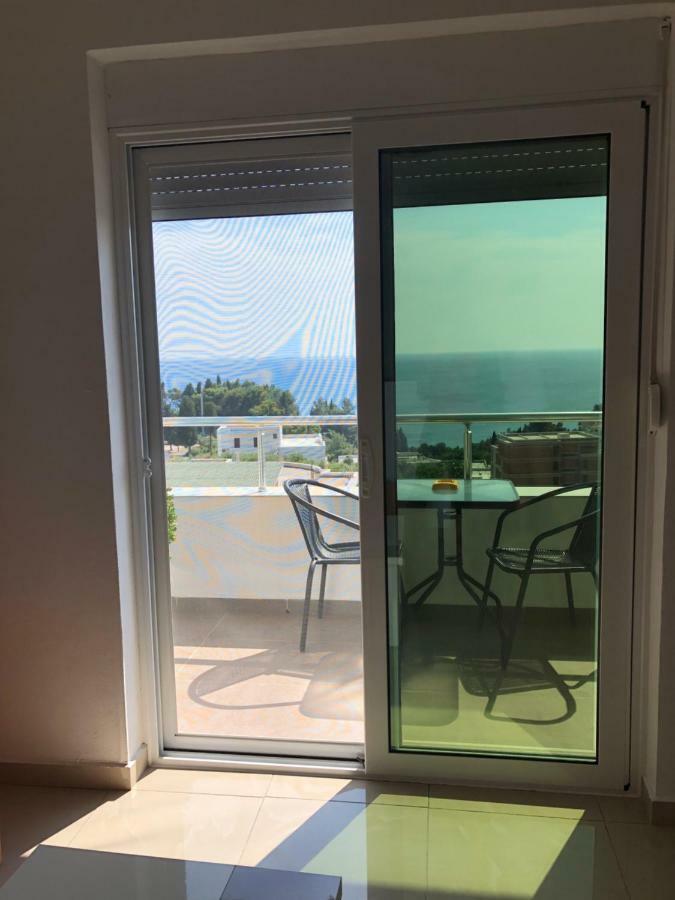 Apartmani Dini Ulcinj Exterior photo