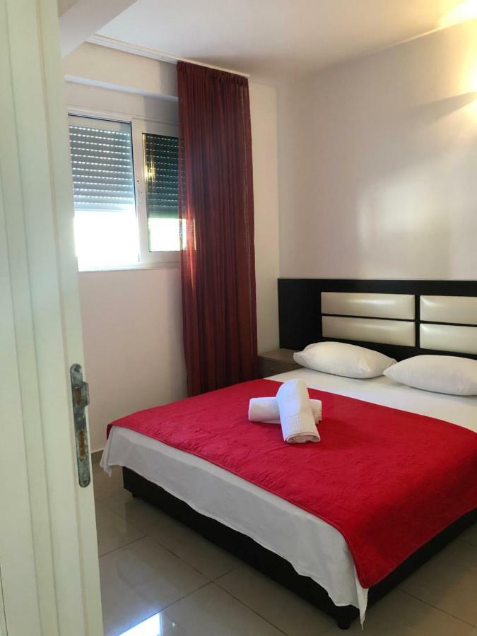 Apartmani Dini Ulcinj Exterior photo
