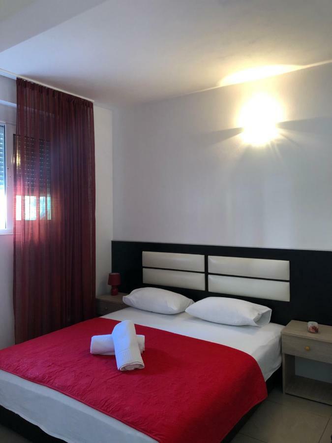 Apartmani Dini Ulcinj Exterior photo