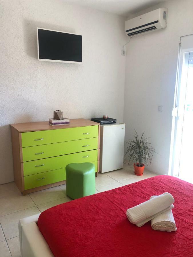 Apartmani Dini Ulcinj Exterior photo