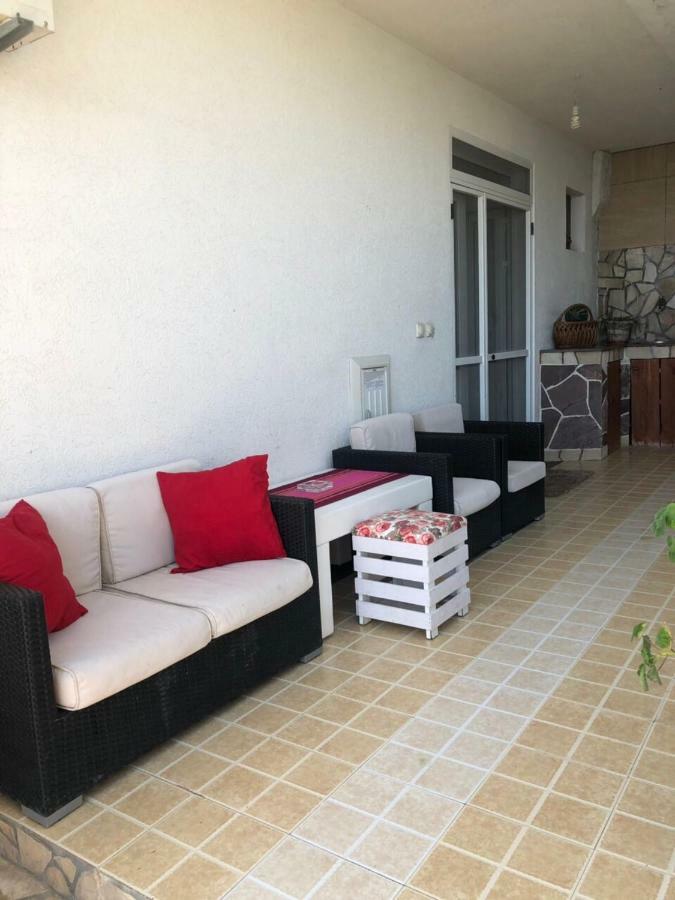 Apartmani Dini Ulcinj Exterior photo