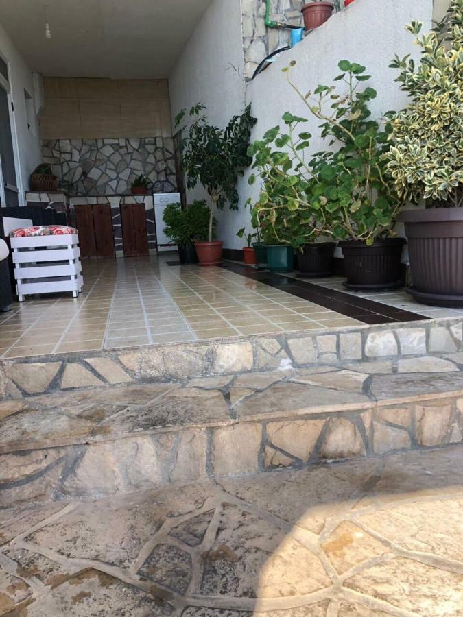 Apartmani Dini Ulcinj Exterior photo