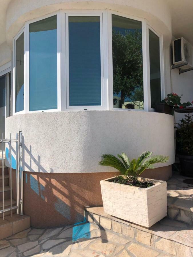 Apartmani Dini Ulcinj Exterior photo