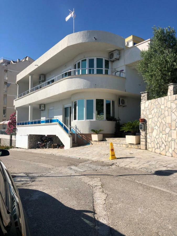 Apartmani Dini Ulcinj Exterior photo