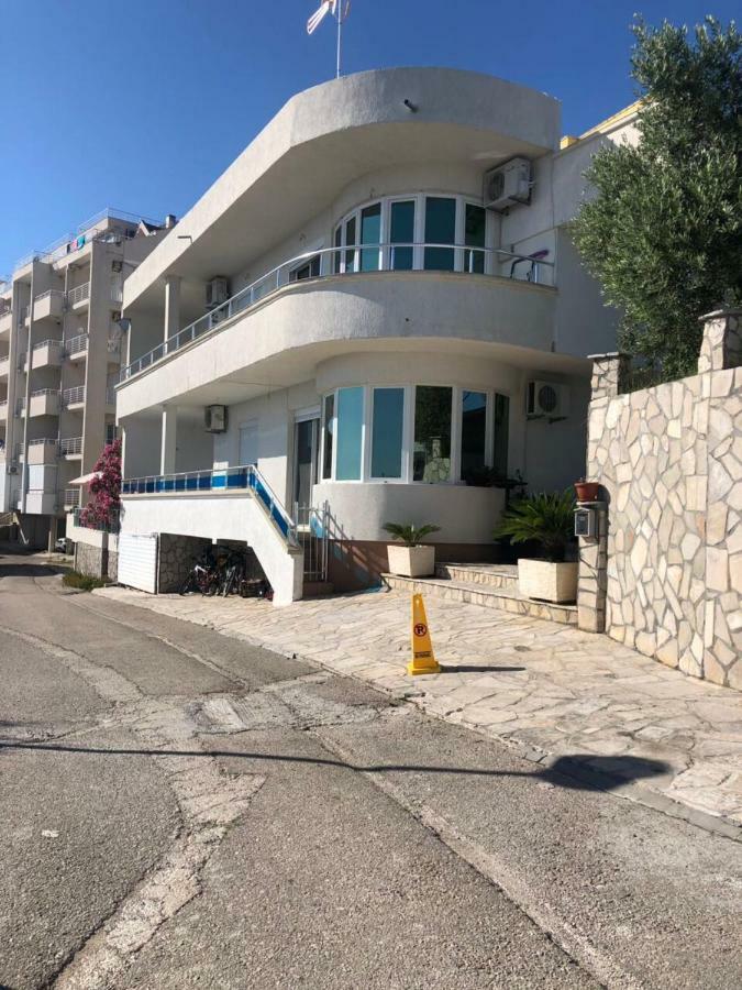 Apartmani Dini Ulcinj Exterior photo