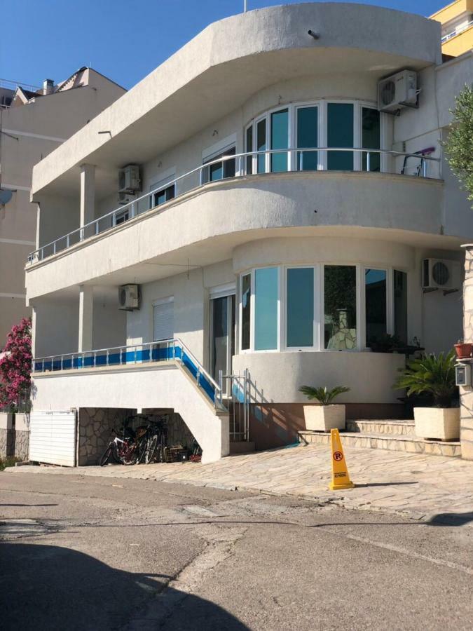 Apartmani Dini Ulcinj Exterior photo