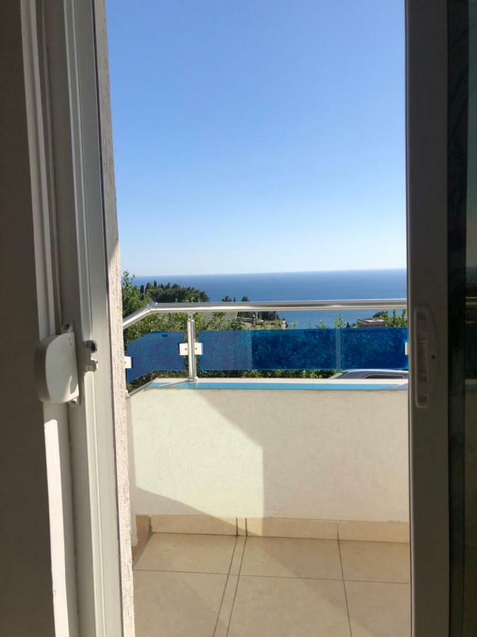 Apartmani Dini Ulcinj Exterior photo