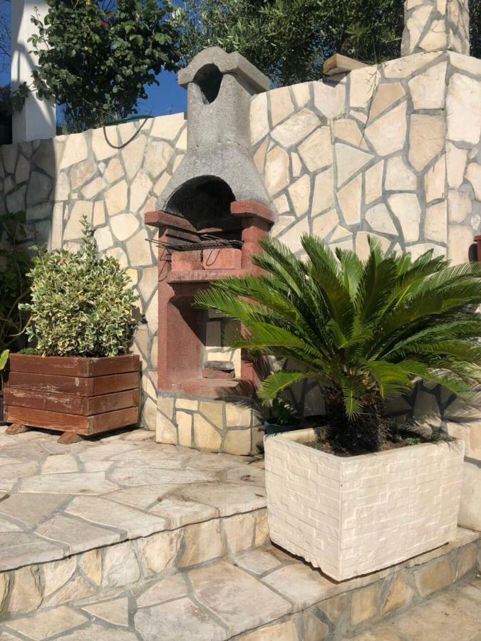 Apartmani Dini Ulcinj Exterior photo
